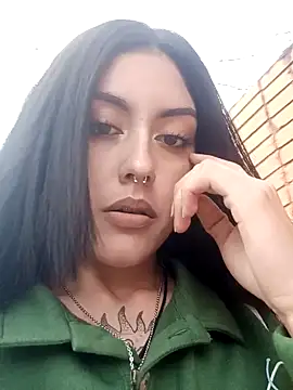 Snapshot of Mazikeen-- chatting on 12/18/24, 10:13 Mazikeen-- online show from 12/18/24, 10:13