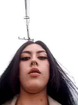 Snapshot of Mazikeen-- chatting on 12/21/24, 10:51 Mazikeen-- online show from 12/21/24, 10:51