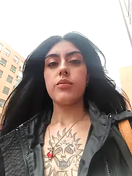 Snapshot of Mazikeen-- chatting on 10/10/25, 10:20 Mazikeen-- online show from 10/10/25, 10:20