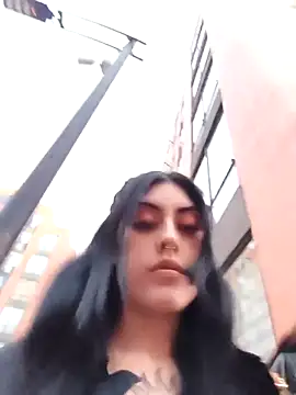 Snapshot of Mazikeen-- chatting on 10/29/25, 10:44 Mazikeen-- online show from 10/29/25, 10:44