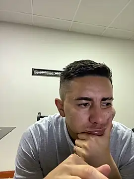 DanielGomez9 online show from 12/09/24, 11:34