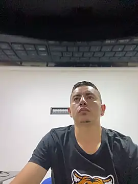 DanielGomez9 online show from 12/17/24, 11:16