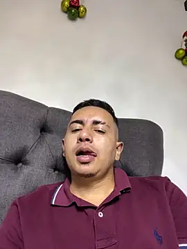 DanielGomez9 online show from 12/25/24, 03:18