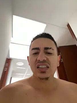 DanielGomez9 online show from 12/28/24, 05:57