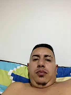 DanielGomez9 online show from 01/01/25, 09:07