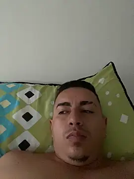 DanielGomez9 online show from 01/01/25, 10:35