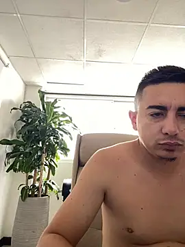 DanielGomez9 online show from 01/03/25, 09:05