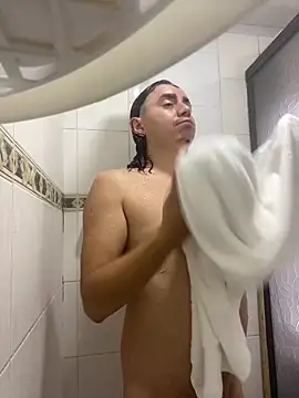 DanielGomez9 online show from 04/12/26, 06:24