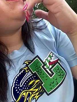 Snapshot of rorooro777 chatting on 03/05/25, 12:11 rorooro777 online show from 03/05/25, 12:11