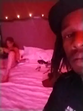 Snapshot of Puffgettingstuffed chatting on 10/13/25, 01:55 Puffgettingstuffed online show from 10/13/25, 01:55