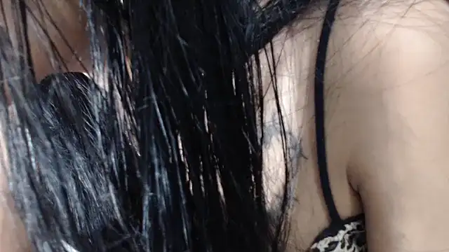 Snapshot of Livia_Diaz chatting on 11/09/25, 01:04 Livia Diaz online show from 11/09/25, 01:04