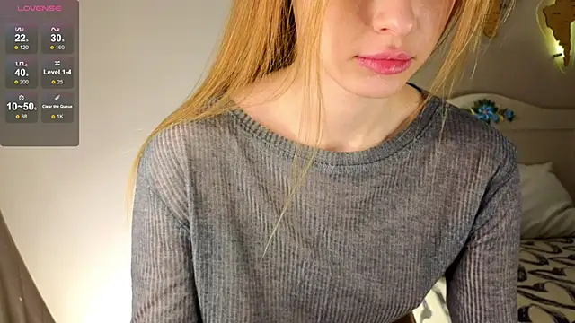 Snapshot of TaraSims chatting on 12/02/24, 02:20 TaraSims online show from 12/02/24, 02:20