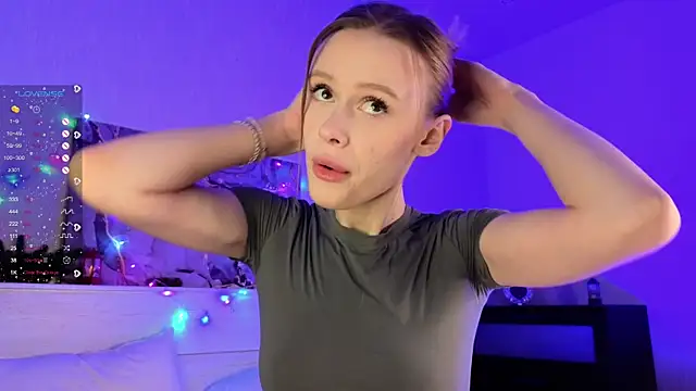 Snapshot of TaraSims chatting on 12/28/24, 11:16 TaraSims online show from 12/28/24, 11:16