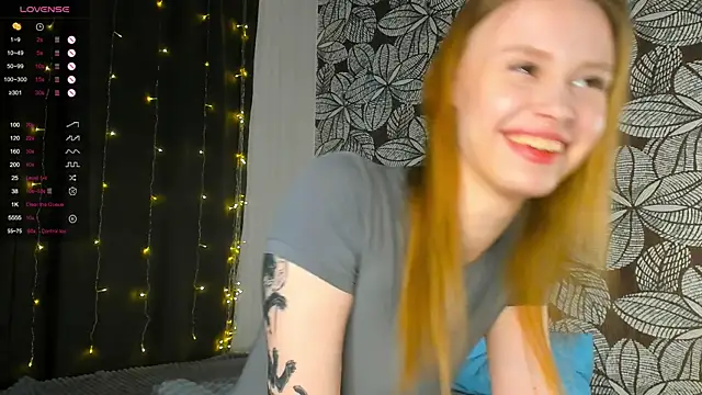 Snapshot of TaraSims chatting on 01/26/25, 07:42 TaraSims online show from 01/26/25, 07:42