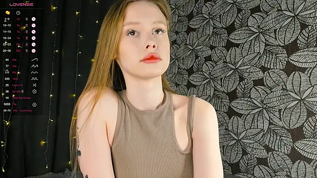 Snapshot of TaraSims chatting on 01/31/25, 11:35 TaraSims online show from 01/31/25, 11:35