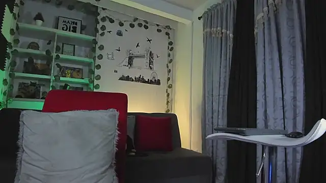 Snapshot of Couple_muscle1 chatting on 02/10/26, 11:47 Couple muscle1 online show from 02/10/26, 11:47