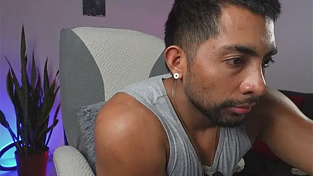 Couple muscle1 online show from 05/31/26, 12:19