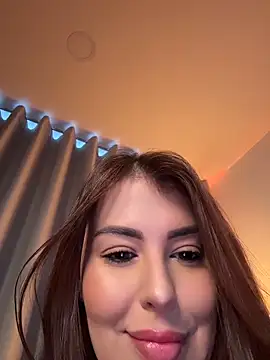 Eva Gonzalez online show from 04/08/26, 11:05