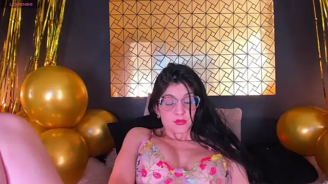 Snapshot of caro_lyne_ chatting on 02/04/25, 05:55 caro lyne online show from 02/04/25, 05:55