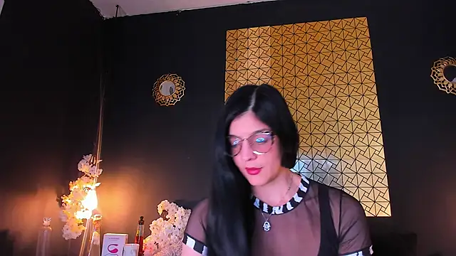 Snapshot of caro_lyne_ chatting on 03/18/25, 01:20 caro lyne online show from 03/18/25, 01:20