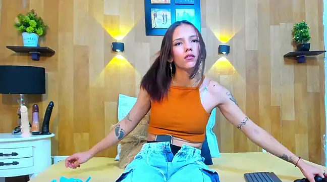 Snapshot of marianaa90 chatting on 02/18/25, 07:30 marianaa90 online show from 02/18/25, 07:30