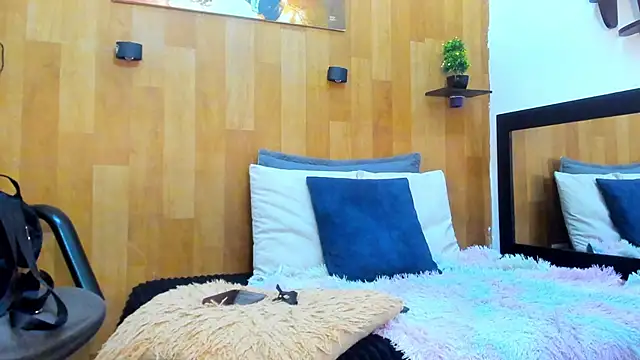 Snapshot of marianaa90 chatting on 09/19/25, 07:14 marianaa90 online show from 09/19/25, 07:14