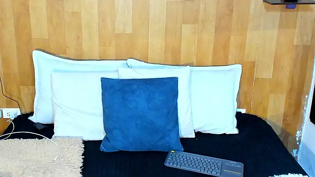 Snapshot of marianaa90 chatting on 10/23/25, 06:28 marianaa90 online show from 10/23/25, 06:28