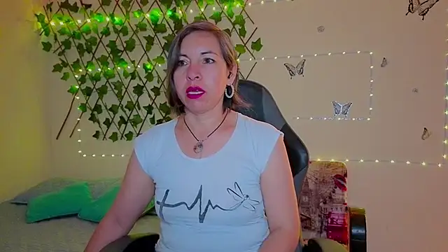 Lady breaks hearts online show from 10/15/25, 10:37