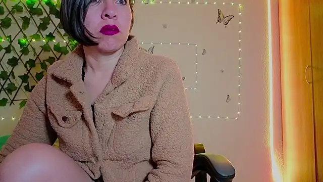 Lady breaks hearts online show from 10/29/25, 10:06