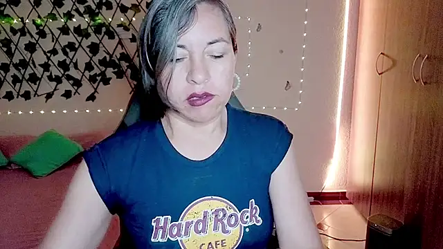 Lady breaks hearts online show from 11/22/25, 10:25