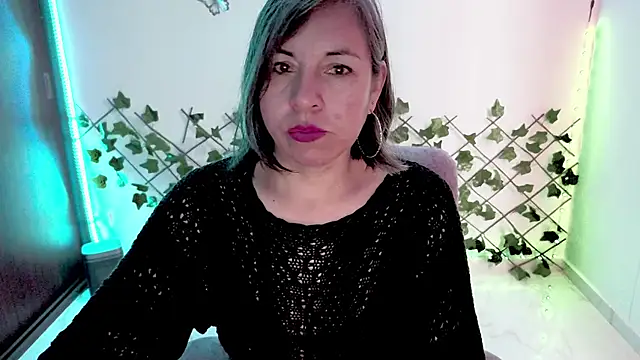 Lady breaks hearts online show from 02/19/26, 12:34