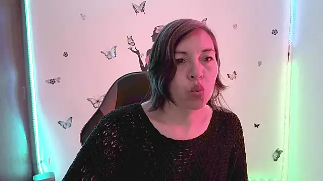 Lady breaks hearts online show from 03/03/26, 12:33