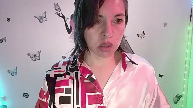 Lady breaks hearts online show from 03/16/26, 01:04