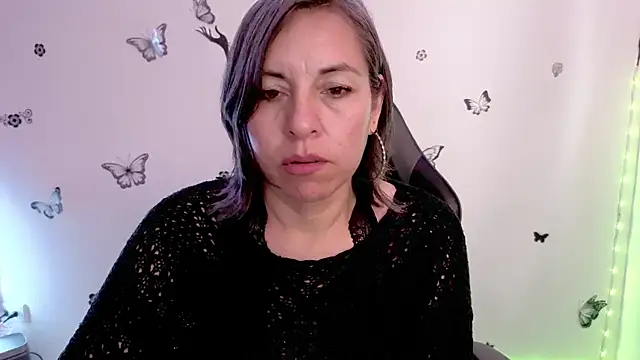 Lady breaks hearts online show from 05/04/26, 02:02