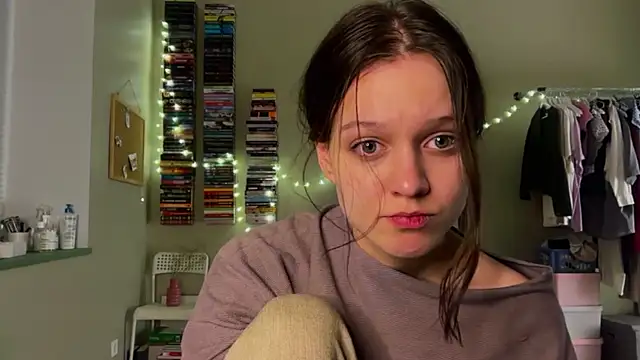 Addelin Moon online show from 03/01/26, 09:17