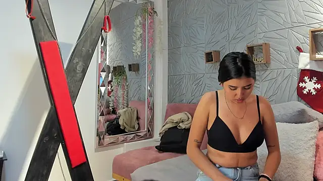 LilithKlain  online show from 12/21/24, 07:27