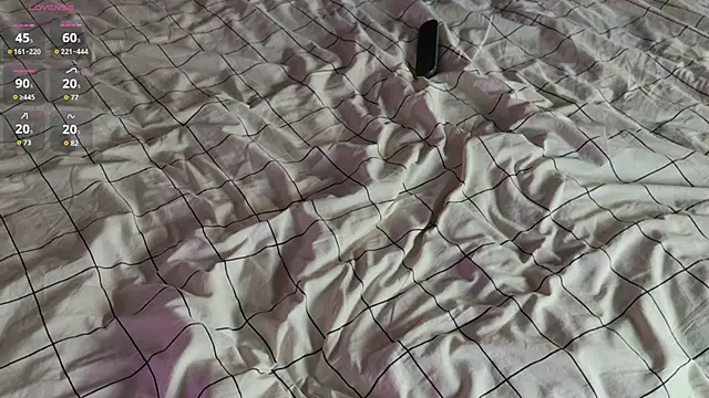 Snapshot of Hey_Kris chatting on 11/06/25, 03:46 Hey Kris online show from 11/06/25, 03:46