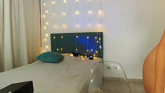 Snapshot of Melisa_cream chatting on 02/13/25, 02:34 Melisa cream online show from 02/13/25, 02:34