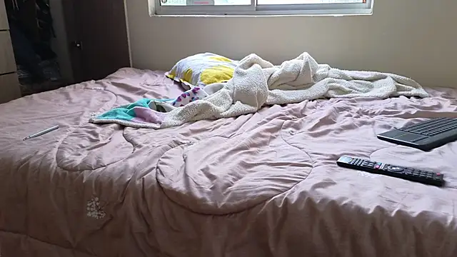 ViolettaSummer online show from 01/12/25, 12:01