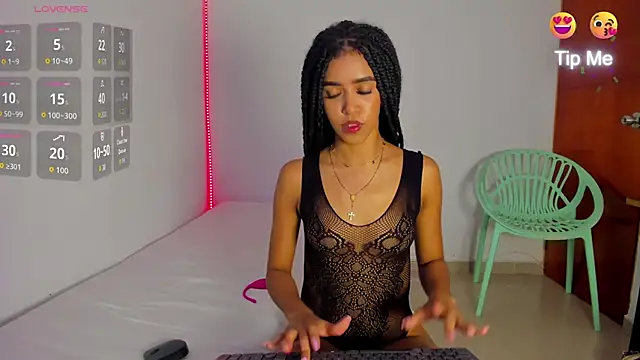 Snapshot of Lorena_Hawkins chatting on 09/23/25, 04:10 Lorena Hawkins online show from 09/23/25, 04:10