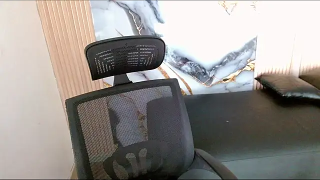 Dollbehavior  online show from 10/22/25, 11:21