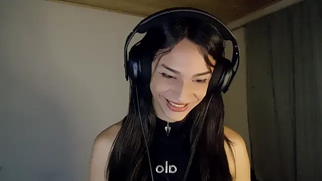 Dollbehavior  online show from 11/28/25, 03:42