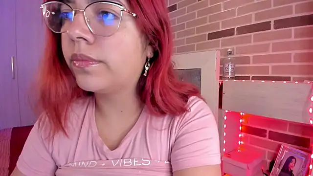 Snapshot of Rousse_Collinss chatting on 12/12/24, 11:36 Rousse Collinss online show from 12/12/24, 11:36