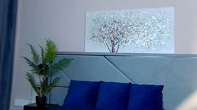 NicoleRosss online show from 11/10/25, 10:03