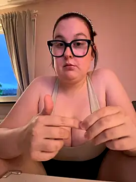 Snapshot of Misssmilf chatting on 10/02/25, 04:47 Misssmilf online show from 10/02/25, 04:47