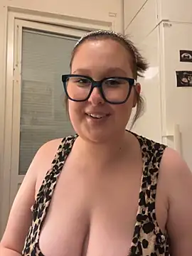 Snapshot of Misssmilf chatting on 11/05/25, 06:30 Misssmilf online show from 11/05/25, 06:30