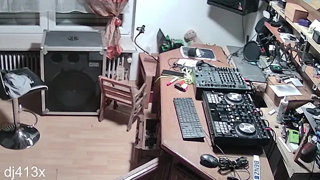 Snapshot of rosaeichel chatting on 02/17/26, 04:20 rosaeichel online show from 02/17/26, 04:20