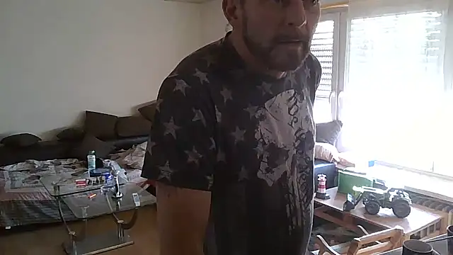 Snapshot of rosaeichel chatting on 03/04/26, 04:02 rosaeichel online show from 03/04/26, 04:02