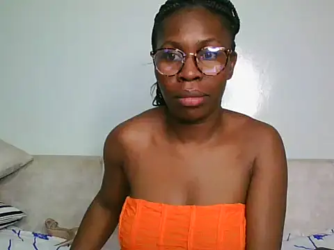 Snapshot of lisaa544 chatting on 09/29/25, 11:37 lisaa544 online show from 09/29/25, 11:37