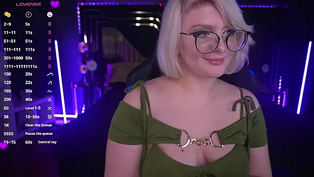 CoolTatis online show from 02/11/25, 02:35